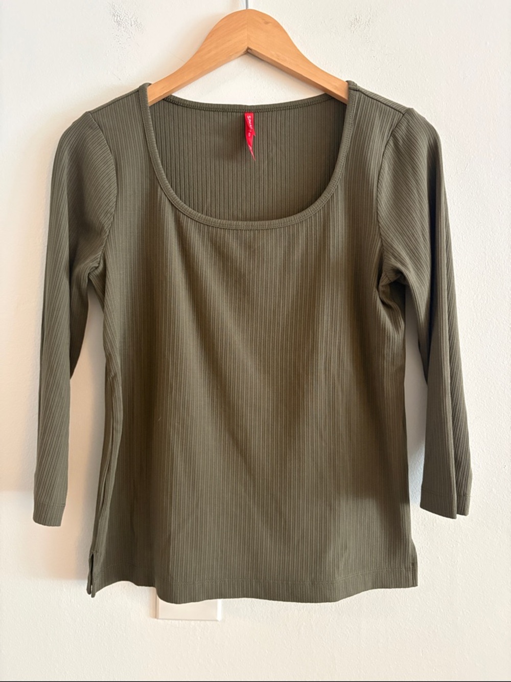 Spanx Stretch Rib 3/4 Sleeve Top Women’s Size Medium Forest Green
